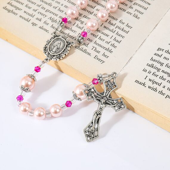 Nazareth Store Pink Pearl Perlen Rosenkranz katholische Halskette mit wundersamen Medaille Kreuz Kruzifix silberfarbenen Rosenkranz in Samt Tasche
