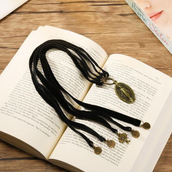 Lesezeichen Bibel Lesezeichen - Schwarze Samt Lesezeichen für Buchliebhaber mit 5 Strings mit Lebensbaum Glücksbringer Anhänger und Mutter Gottes Charm, Christian Saint Bookmark, Ideales christliches