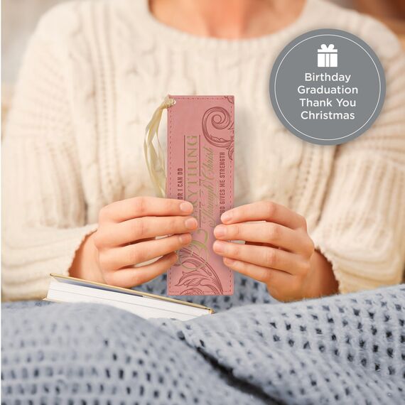 Christian Art Gifts Pink & Gold Kunstleder Premium Bibelvers Lesezeichen für Frauen: Everything Through Christ - Philipper 4:13 Inspirierende Schrift mit Satinband, niedlich, stabil, florale Prägung