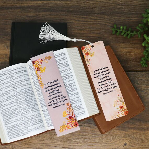 Bibel-Lesezeichen aus Stoff mit Bonus-Quaste, Epheser 4:32: Be Kind to One Another Bible Book Markers - Christian Bookmarks for Women - Religious Bookmarks - Christian Gifts for Women