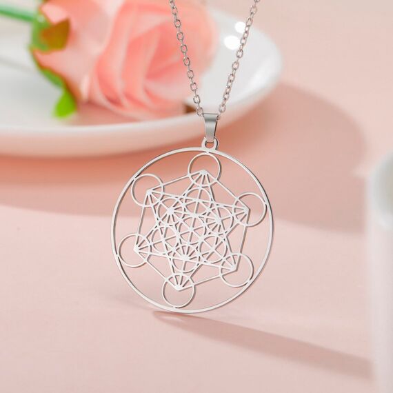Amaxer Metatrons Cube Halskette für Frauen Davidstern Erzengel Metatron Schutzerklärung Ausgehöhlte Edelstahlkette Anhänger Charm Halskette für Frauen Mädchen (Metatron Würfel-Silber)