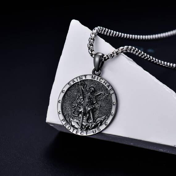 Shusukue St. Michael Kette Erzengel Saint Michael Amulett Schutzpatron Halskette 925 Sterling Silber, Medaillen Gebetsmünzen Anhänger Christlicher Religiöser Schmuck für Männer (Schwarz)