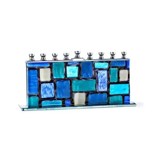 Chanukka Menora aus Glas - Blau und Weiß Menorah Hanukkah - Western Wall/Kotel - Passend Für Alle Standard Chanukka Kerzen - Handgefertigte Menorah aus Bemaltem Glas