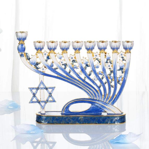 Matashi Menorah-Kandelaber, handbemalt, Emaille, verziert mit goldenen Akzenten und Kristallen, modernes Design