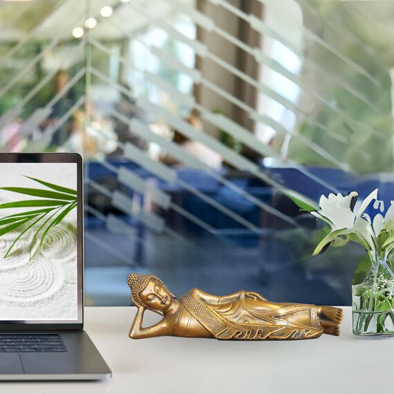 Liegende Buddha-Statue - Zen und Feng Shui Dekoration - Glücksbringer Objekt - Zen Geschenkidee - Büro, Schlafzimmer, Wohnzimmer ... Dekoration - Länge: 22cm - Goldene Farbe - Zen'Light