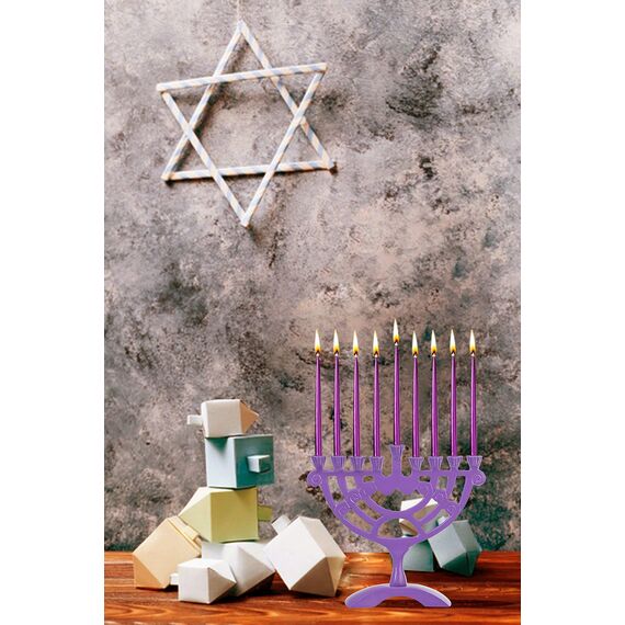 Ner Mitzvah Farbige Kerze Menorah Passend für alle Chanukka-Kerzen-Strudel-Entwurf 6” High 6-Zoll-Lila