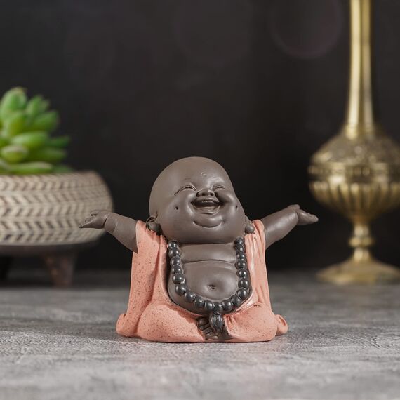 JUJOYBD Kleiner Lachender Buddha, Niedliche Mönch Statue, Süßer grinsender Buddha aus Keramik, Ornament Figur, Geschenk Dekoration für Schreibtisch Wohnzimmer 7,8 cm hoch, Orange