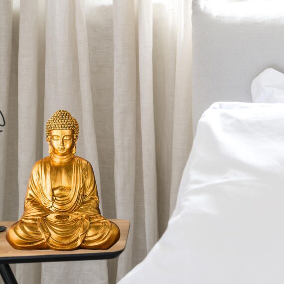 Buddha-Statue Meditation Gold – Dekoration Zen und Feng Shui – bringt beruhigende und entspannende Atmosphäre in Ihr Zuhause – Glücksstatue, Gold, 20 cm – ZenLight