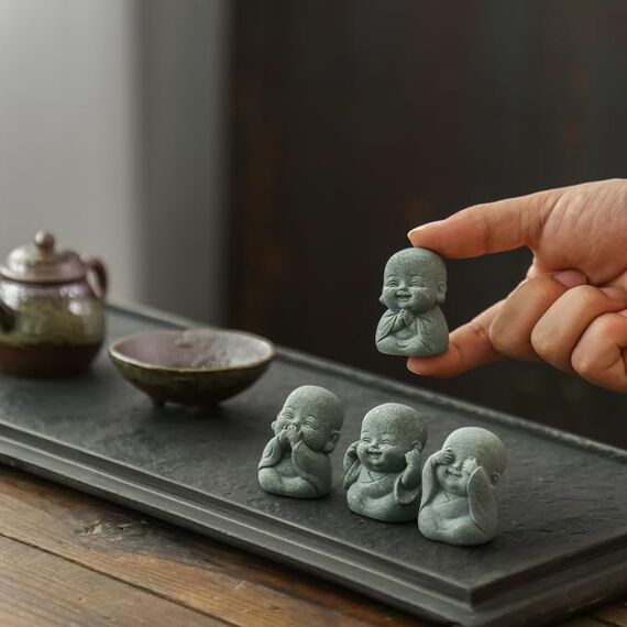 LWDUDE 4-in-1 Buddha-Statuen-Set für spirituelle, Feng Shui, Zen und Innen- und Außendekoration, niedliche Buddha-Statue für Zuhause, Aquarium und asiatische Gartendekoration mit Amulett