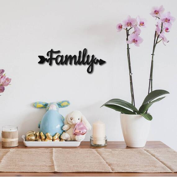 CREATCABIN Holzausschnitt Familie Pfeilschild Lasergeschnittene Holzwanddekoration Skulptur Hängedekoration Wandkunst Dekoration Für Zuhause Galerie Büro Haustür Schwarz 11.9" x 4.3"