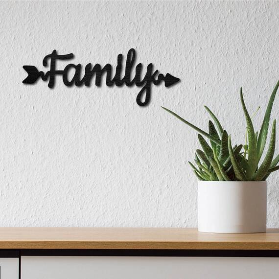 CREATCABIN Holzausschnitt Familie Pfeilschild Lasergeschnittene Holzwanddekoration Skulptur Hängedekoration Wandkunst Dekoration Für Zuhause Galerie Büro Haustür Schwarz 11.9" x 4.3"