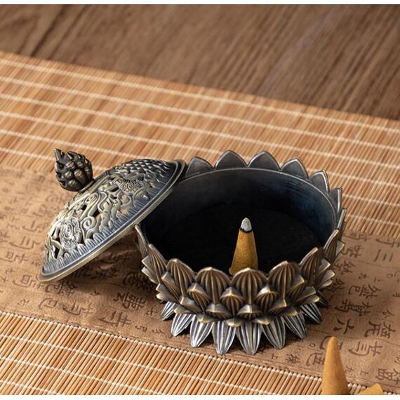 Räucherstäbchen Halter,Yiyifor 2 pcs Räuchergefäß Mit Deckel Weihrauchhalter Aus Zinklegierung Lotus Weihrauchbrenner für Zuhause Teehaus Büro(Bronze Rotes Kupfer)
