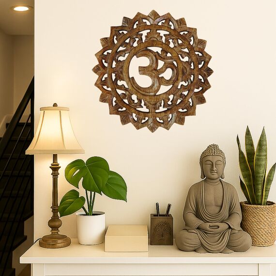 Mie Creations Hindu-Om-Wanddekoration mit rustikalen Glocken, Geschenk für Einweihungsfeiern, indische Meditationsdekoration, spirituelles Dekor, Om-Antik-Gold, 63 cm