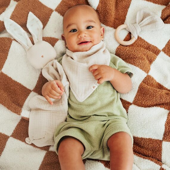 Mikito Baby Geschenk Junge & Mädchen/Neugeborenen Geschenk mit Musselin Schnuffeltuch + Beißring + Lätzchen + Baby Holzschild/Geschenk zur Geburt