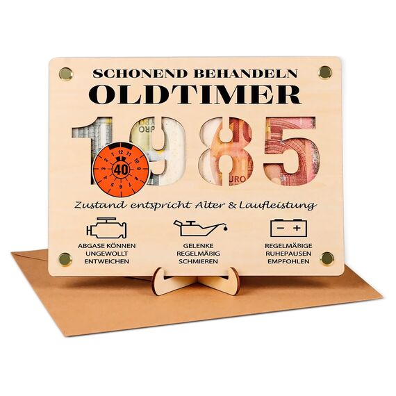 Giftota 2025 Geschenke zum 40 Geburtstag Mann, Witzige Geldgeschenke Holz mit Umschlag, Geldgeschenk 40. Geburtstag Mann - Schonend Behandeln 1985 Oldtimer