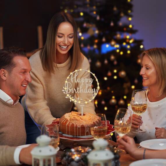 Giftota Cake Topper Happy Birthday aus Holz mit LED Lichterkette - Tortendeko Geburtstag, Kuchen Deko für Mädchen Jungen Frauen Männer - Größe 18 x 27 cm