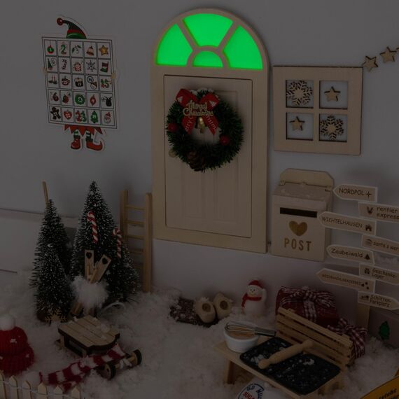 Qanmua 51 Stück Wichteltür Set, Weihnachten Elfentür, Wichtel Zubehör Im Dunkeln Leuchten, Backset, Baustelle, Adventskalender, Miniatur Wichtel Zubehör, Weihnachtsdekoration, DIY Geschenk für Kinder