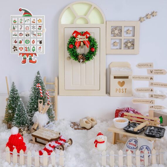 Qanmua 51 Stück Wichteltür Set, Weihnachten Elfentür, Wichtel Zubehör Im Dunkeln Leuchten, Backset, Baustelle, Adventskalender, Miniatur Wichtel Zubehör, Weihnachtsdekoration, DIY Geschenk für Kinder