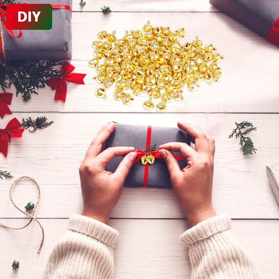Kleine Glocken zum Basteln, 100 Stück Jingle Bells, 12 mm Glöckchen Gold, Mini-Glöckchen Weihnachtsschmuck für Schmuckherstellung Weihnachten Dekoration DIY (Gold)