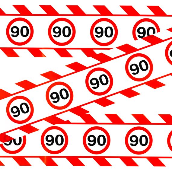 Tiwoca 90 Geburtstag Deko – lustiges Absperrband rot weiß mit Verkehrszeichen als originelle und witzige Geburtstagsdeko für einen gelungenen 90. Geburtstag Frau oder Mann