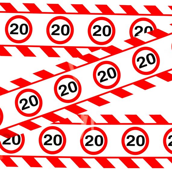 20 Geburtstag Deko – lustiges Absperrband rot weiß mit Verkehrszeichen als originelle und witzige Geburtstagsdeko für einen gelungenen 20. Geburtstag Frau oder Mann – Tiwoca