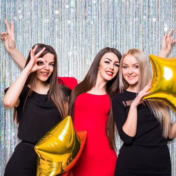 KERNOWO Lametta Vorhang Silber Glitzer,2 Stück Party Vorhänge Luftschlangen Fransen Geburtstag Dekoration für Neujahr 2024 Disco Party Weihnachten Party Deko