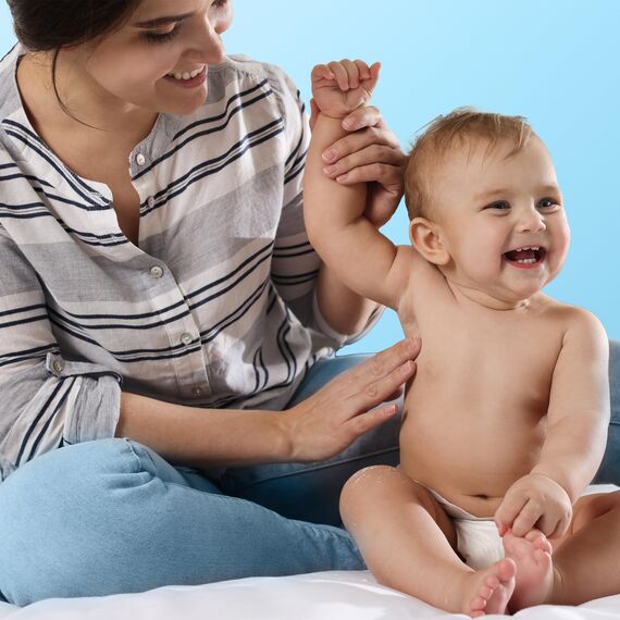 Penaten natürliches Baby Puder mit Aloe & Vitamin E, Puder auf Basis von Maisstärke, pflegt sanft Babyhaut, frisches und trockenes Hautgefühl