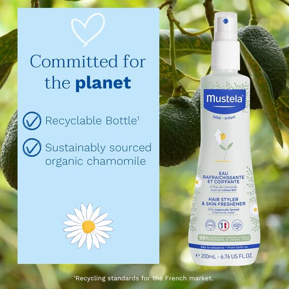 Mustela Erfrischendes Wasser mit Bio-Avocado-Perseose und Kamille, Haut und Haar, Babys und die ganze Familie - duftet die Haut, entwirrt das Haar, 98% Inhaltsstoffe natürlichen Ursprungs (200ml)
