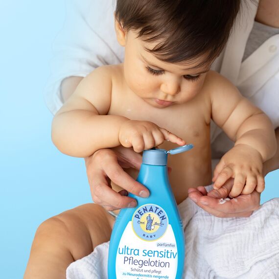PENATEN Ultra Sensitiv Pflegelotion parfümfrei 400ml, ohne Farbstoffe formulierte Baby Bodylotion für die Pflege zu Neurodermitis neigender Babyhaut, Körperlotion speziell für Neugeborene entwickelt