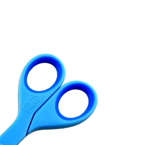 Chicco Nagelschere für Babys und Kinder, Edelstahl-Babyschere mit gebogenen Klingen und abgerundeten Spitzen, Schutzhülle, rutschfester Gummigriff Babyzubehör für Neugeborene ab 0 Monaten Blau 1 Stück (1er Pack)