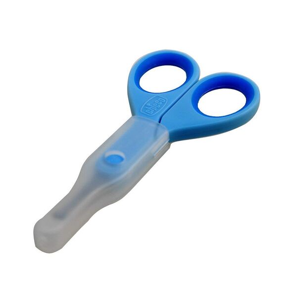 Chicco Nagelschere für Babys und Kinder, Edelstahl-Babyschere mit gebogenen Klingen und abgerundeten Spitzen, Schutzhülle, rutschfester Gummigriff Babyzubehör für Neugeborene ab 0 Monaten Blau 1 Stück (1er Pack)