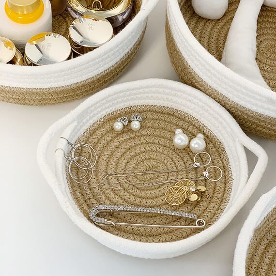 Baby 7 in 1 Pflegeset, Nagelschere, Nagelfeile, Pinzette, Naturholz-Haarkamm, Aufbewahrungskorb，für Kinder und Neugeborene in einer schönen Geschenkbox.