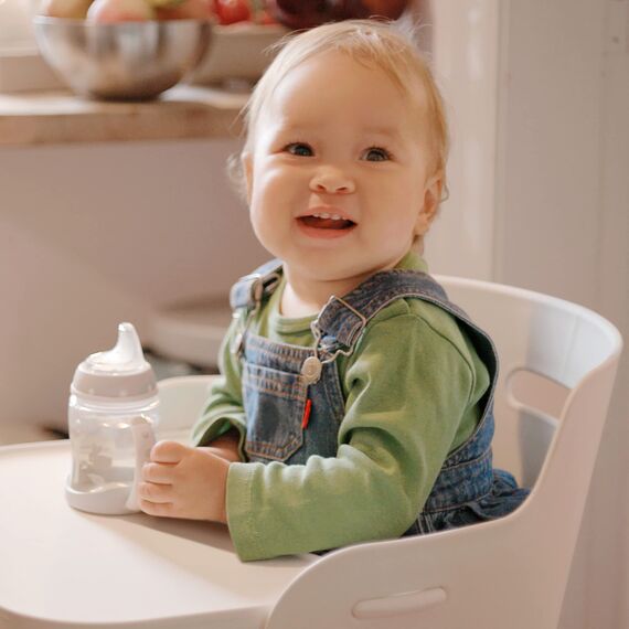 NUK First Choice+ Trinklernflasche | 6–18 Monate | 150 ml | Anti-Colic-Ventil | auslaufsichere Trinkschnabel | Ergonomische Griffe | BPA-frei | Disney Mickey Maus | grau