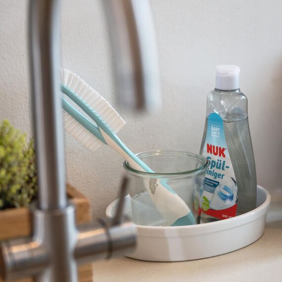 NUK 2 in 1 Flaschenbürste mit integrierter Saugerbürste | mit ergonomischen Griff | für Flaschen und Sauger | 1 Stück
