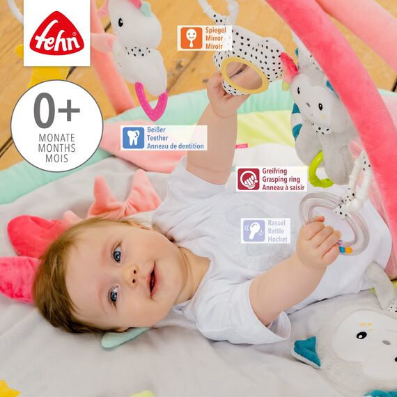 Fehn 3-D-Activity-Decke Spielbogen Aiko und Yuki – Baby Krabbeldecke mit 5 abnehmbaren Spielzeugen zum Greifen – Spieldecke für Babys und Kinder ab 0+ Monaten – Krabbelmatte als Geschenk zur Geburt