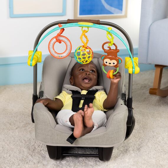 Bright Starts Oball, Spielbogen für den Kinderwagen aus flexiblem, festem Oball-Material für einfaches Greifen