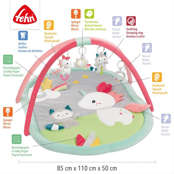 Fehn 3-D-Activity-Decke Spielbogen Aiko und Yuki – Baby Krabbeldecke mit 5 abnehmbaren Spielzeugen zum Greifen – Spieldecke für Babys und Kinder ab 0+ Monaten – Krabbelmatte als Geschenk zur Geburt