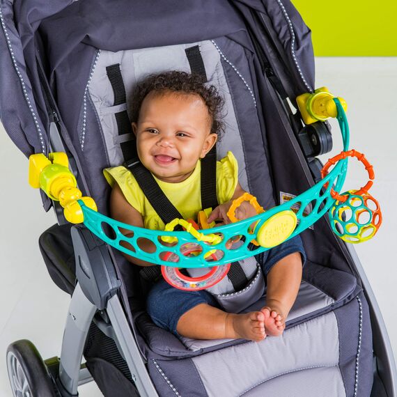 Bright Starts Oball, Spielbogen für den Kinderwagen aus flexiblem, festem Oball-Material für einfaches Greifen