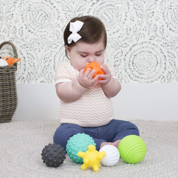 INFANTINO - Strukturiertes 6-teiliges Mehrball-Set für Babys - Sensorik Spielzeug - Mehrere Farben - Größen & Formen - Förderung der motorischen Fähigkeiten - Sensorische Erkundung - Ab 6 Monaten +
