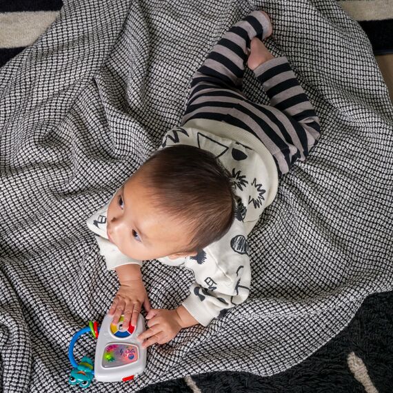 Baby Einstein Ocean Explorers Maritime Melodies Musikalisches Leuchtspielzeug, ab 3+ Monaten