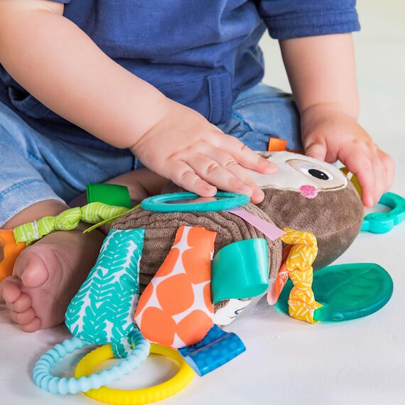 Bright Starts, Spielzeug für Den Kinderwagen, faultier - mit Rassel, Spiegel und Taggie Schlaufen