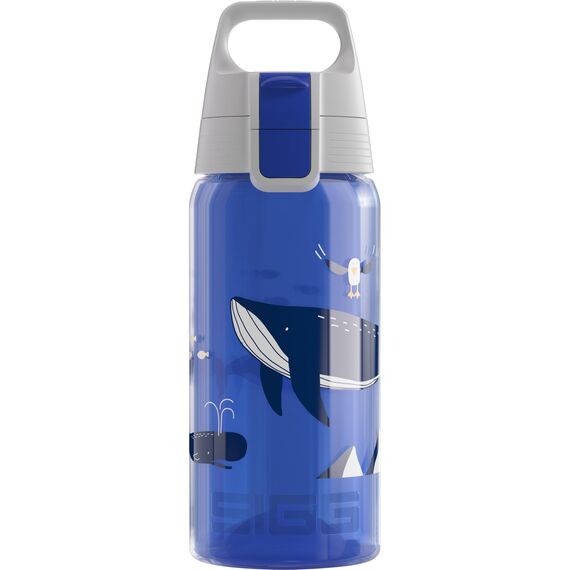Sigg - Trinkflasche Kinder - Viva One Blue Whale - Für Kohlensäurehaltige Getränke Geeignet - Auslaufsicher - Spülmaschinenfest - BPA-frei - Sport & Schule - Blau mit Wal - 0,5L