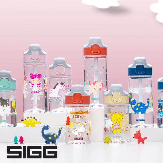 SIGG - Tritan Trinkflasche Kinder - Miracle Puppy - Mit Trinkhalm - Auslaufsicher - Spülmaschinenfest - Microwellengeeignet - Kratzresistent - BPA-frei - Schule & Sport - Orange mit Hund - 0,45L