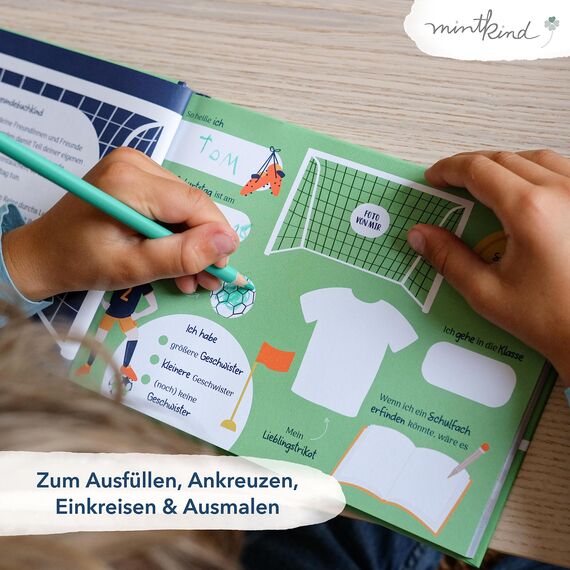mintkind® „Meine Schulfreunde“ Freundebuch Schule Mädchen & Jungen Fußball Design | Freundschaftsbuch Grundschule | Meine Freunde Buch Geschenk zur Einschulung | Schulfreundebuch zum Ausfüllen