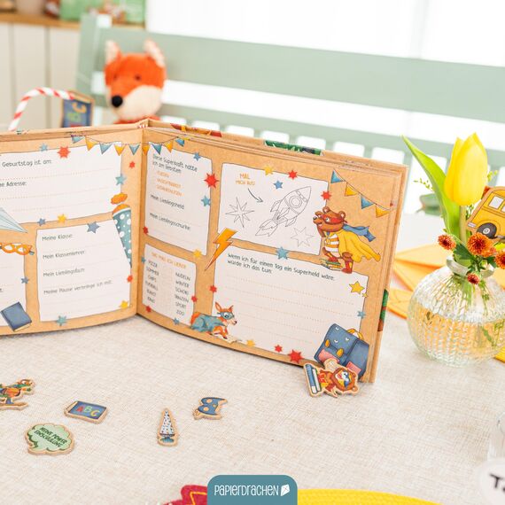 Papierdrachen Hochwertiges Freundebuch für Kinder - Superhelden Tiere - für 27 Freunde - buntes kindgerechtes Design - tolle Geschenkidee für den Schulstart - Set 7