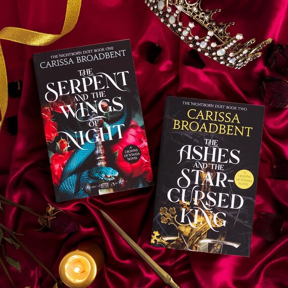 The Serpent and the Wings of Night: Discover the stunning Sunday Times bestselling first book in the romantasy series Crowns of Nyaxia