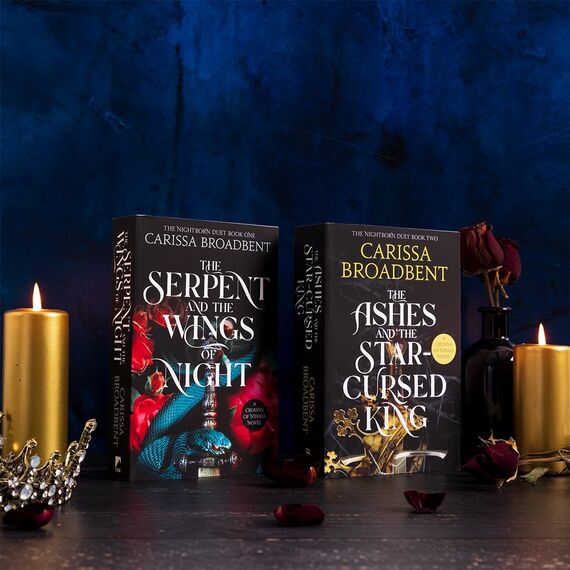 The Serpent and the Wings of Night: Discover the stunning Sunday Times bestselling first book in the romantasy series Crowns of Nyaxia