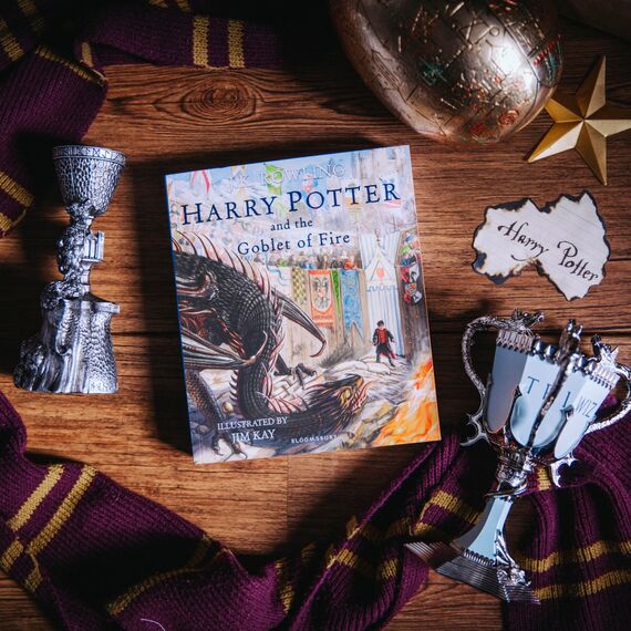 Harry Potter and the Goblet of Fire: Illustrated Edition (Harry Potter, 4)