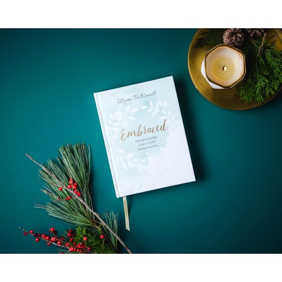 Embraced: 100 Devotions to Know God Is Holding You Close – A Daily Devotional for Comfort and Confidence – The Perfect Mother’s Day Gift for Christian Moms
