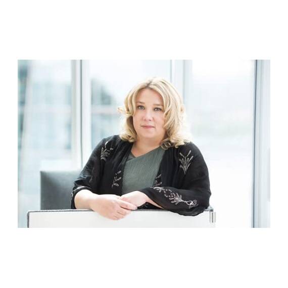 Eleanor Oliphant is Completely Fine: The unforgettable Sunday Times bestselling literary fiction novel, the perfect summer holiday read 2025